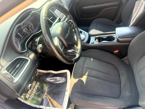 Used 2015 Chrysler 200 Limited w/ Convenience Group image 10