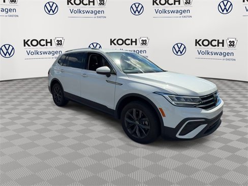 Used 2022 Volkswagen Tiguan SE image 9