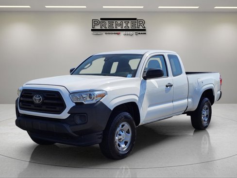 Used 2018 Toyota Tacoma SR image 1