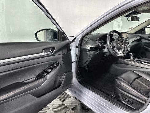 Used 2024 Nissan Altima 2.5 SR image 17