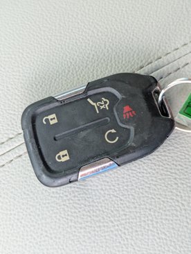 Used 2022 GMC Terrain Denali w/ LPO, Cargo Package image 32