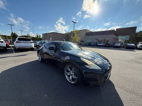 Used 2010 Nissan 370Z Touring w/ Sport Pkg image 9