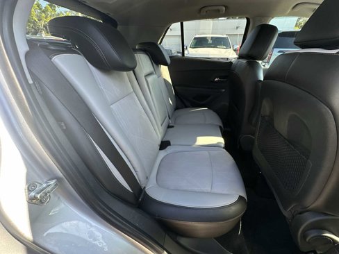Used 2018 Chevrolet Trax LT w/ Driver Confidence Package image 18