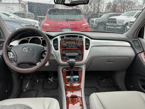 Used 2005 Toyota Highlander Limited image 14