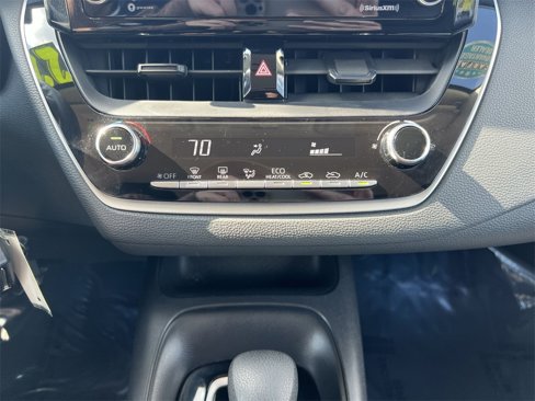 Used 2022 Toyota Corolla LE image 19