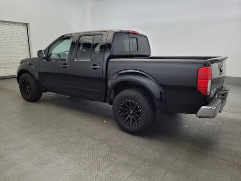 Used 2018 Nissan Frontier SV image 3