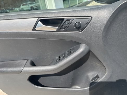 Used 2017 Volkswagen Jetta S image 15
