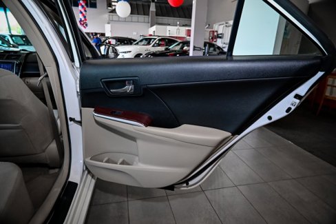 Used 2013 Toyota Camry image 22