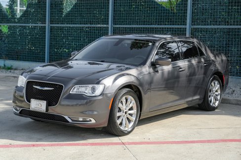 Used 2015 Chrysler 300 Limited w/ Driver Convenience Group image 6
