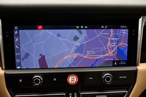 Used 2025 Porsche Macan image 30