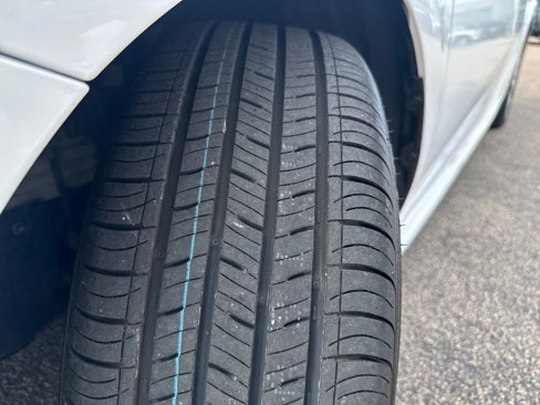 Used 2019 Toyota Camry LE image 33