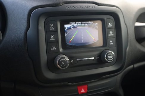 Used 2017 Jeep Renegade Altitude image 18