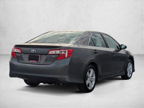 Used 2014 Toyota Camry SE image 4