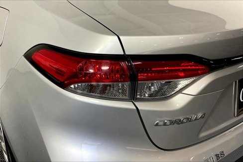 Used 2022 Toyota Corolla LE image 41