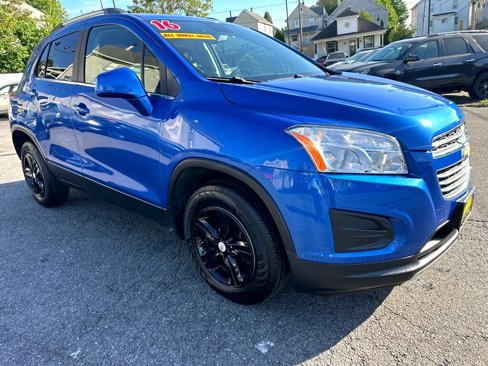 Used 2016 Chevrolet Trax LT w/ LT Sun and Sound Package image 8