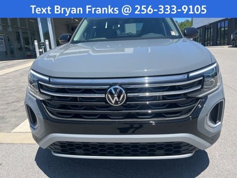 New 2025 Volkswagen Atlas Peak Edition SE image 2