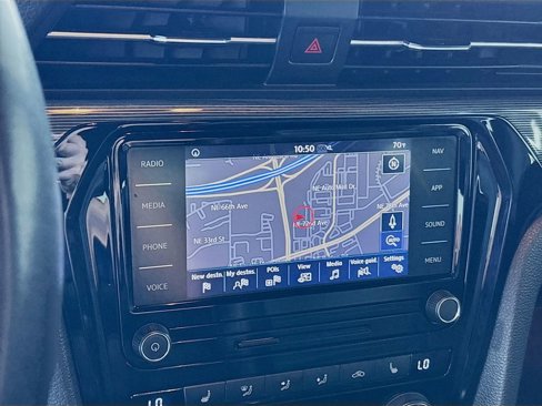 Certified 2021 Volkswagen Passat 2.0T R-Line image 17