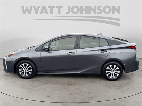 Used 2021 Toyota Prius LE image 2