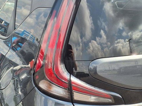 Used 2023 Kia Soul LX image 24