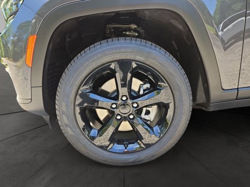 New 2025 Jeep Grand Cherokee L Limited w/ Luxury Tech Group II image 14