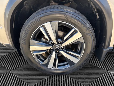 Used 2023 Nissan Rogue Platinum w/ Platinum Premium Package image 14