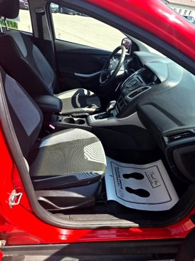 Used 2012 Ford Focus SE w/ SE Sport Pkg image 15