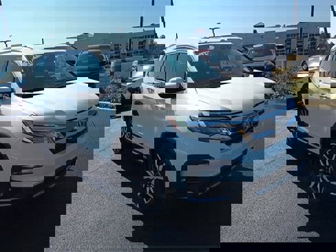 Used 2019 Honda Pilot Touring image 1