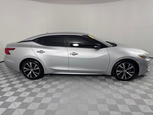 Used 2018 Nissan Maxima 3.5 SV image 4