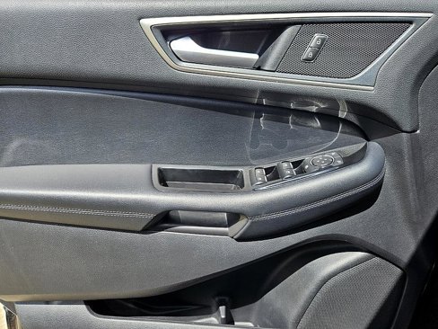 Used 2018 Ford Edge SEL w/ Equipment Group 201A image 29