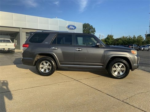 Used 2011 Toyota 4Runner SR5 image 2