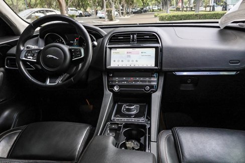 Used 2020 Jaguar F-PACE Prestige image 21