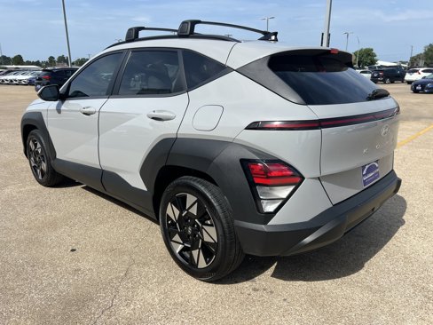 Used 2024 Hyundai Kona SEL w/ Convenience Package image 4