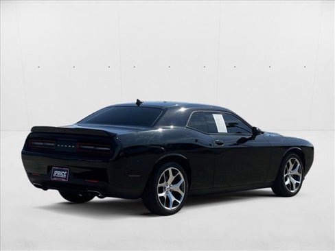 Used 2016 Dodge Challenger SXT Plus image 5
