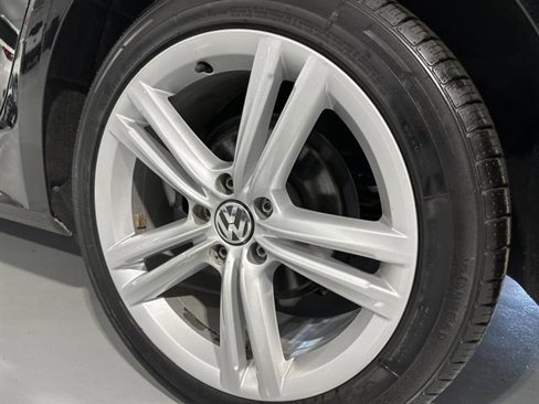 Used 2013 Volkswagen Passat 3.6 SE image 12