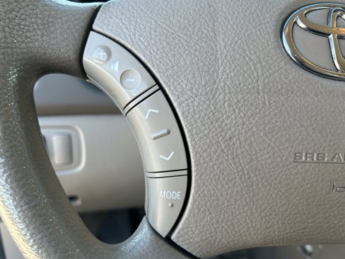 Used 2010 Toyota Sienna LE image 12
