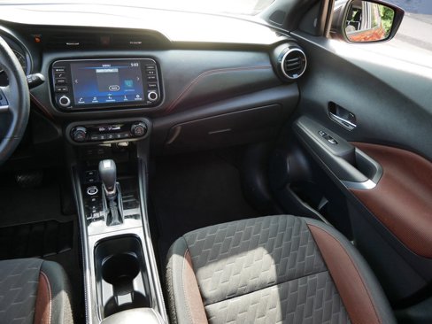 Used 2023 Nissan Kicks SR image 14