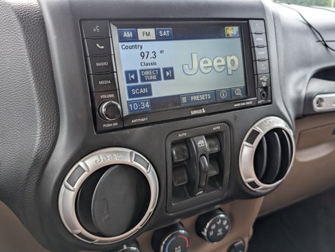 Used 2012 Jeep Wrangler Unlimited Sahara w/ Connectivity Group image 7