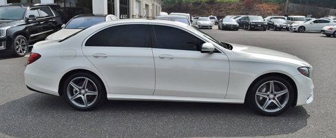 Used 2017 Mercedes-Benz E 300 4MATIC w/ Premium 1 Package image 9