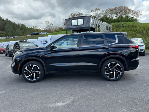 Used 2024 Mitsubishi Outlander AWD image 8