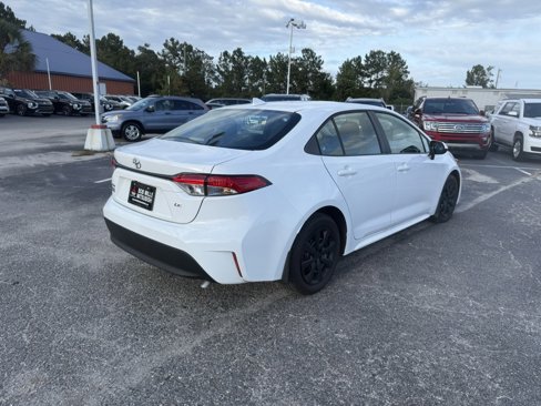 Used 2025 Toyota Corolla LE image 4
