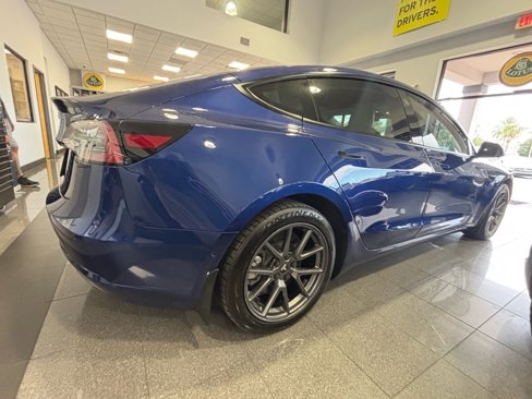 Used 2021 Tesla Model 3 Standard Range Plus image 4