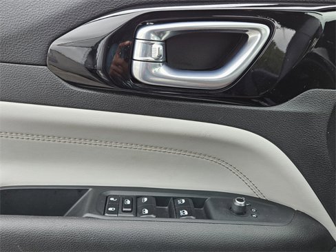 Used 2024 Jeep Compass Limited image 34