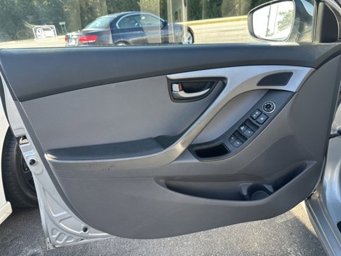 Used 2016 Hyundai Elantra SE image 10