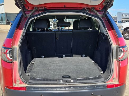 Used 2017 Land Rover Discovery Sport SE image 6