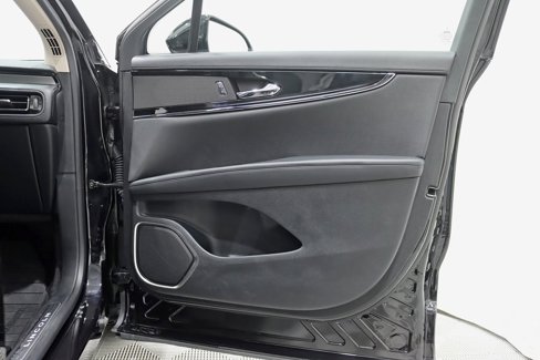 Used 2022 Lincoln Nautilus Reserve w/ Monochromatic Package image 31