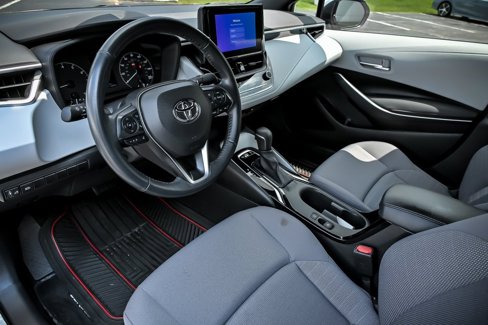 Used 2023 Toyota Corolla SE image 13