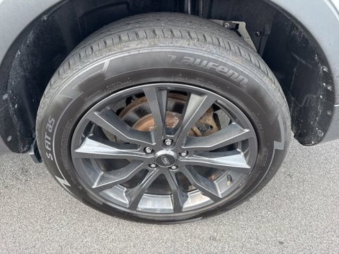 Used 2018 Ford Explorer XLT w/ Equipment Group 202A image 33