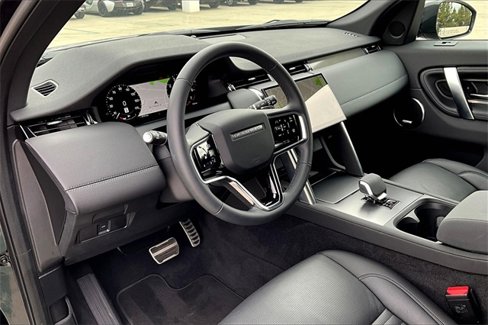 Used 2025 Land Rover Discovery Sport Dynamic SE image 15