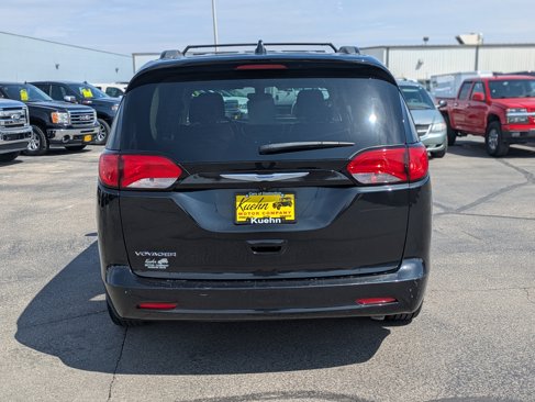 Used 2020 Chrysler Voyager Lxi image 7