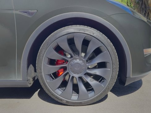 Used 2022 Tesla Model Y Performance image 9